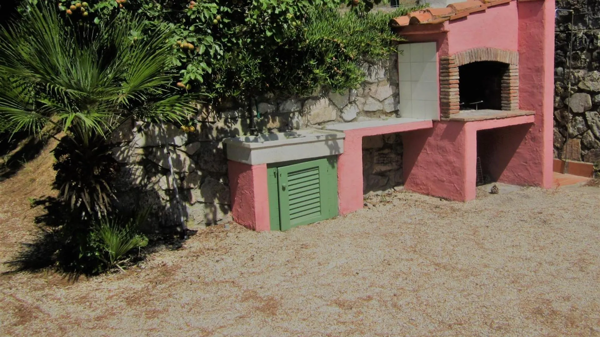 Daire Ferienwohnung In Capoliveri Mit Schoenem Garten İtalya
