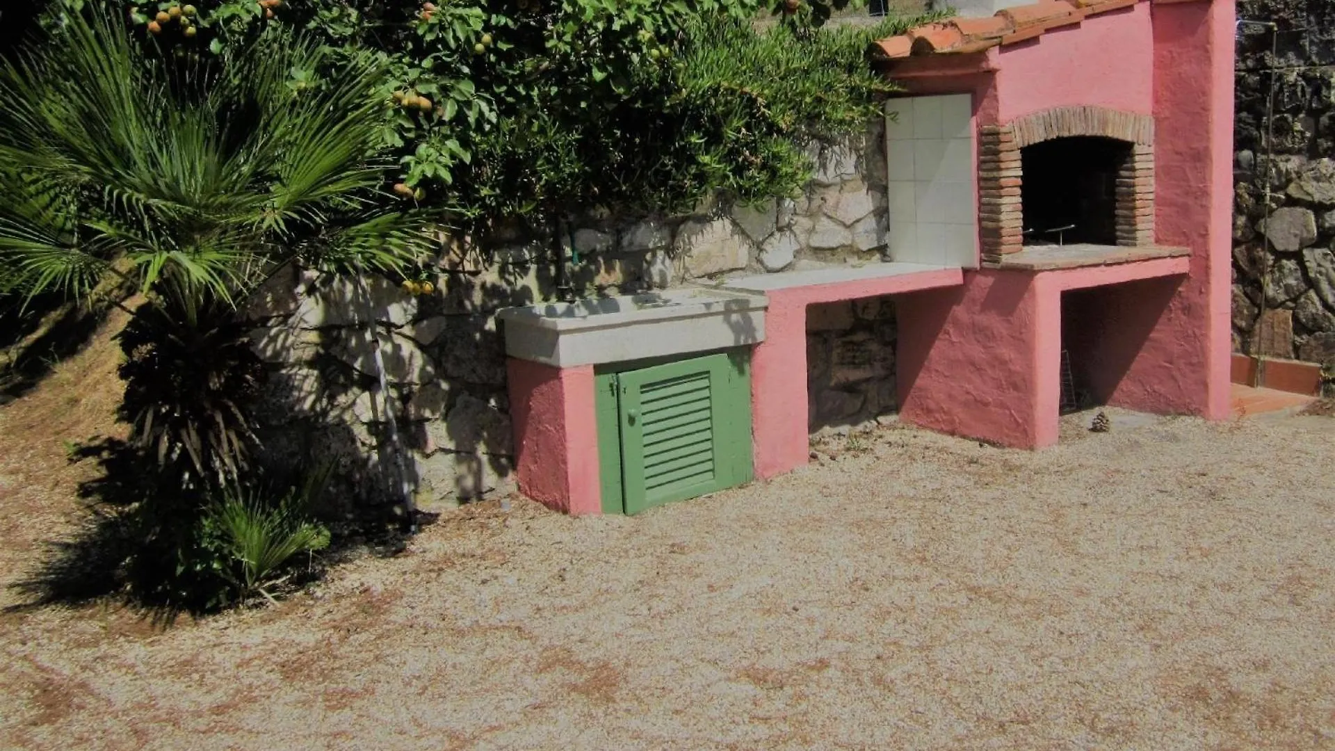 Apartment Ferienwohnung In Capoliveri Mit Schoenem Garten