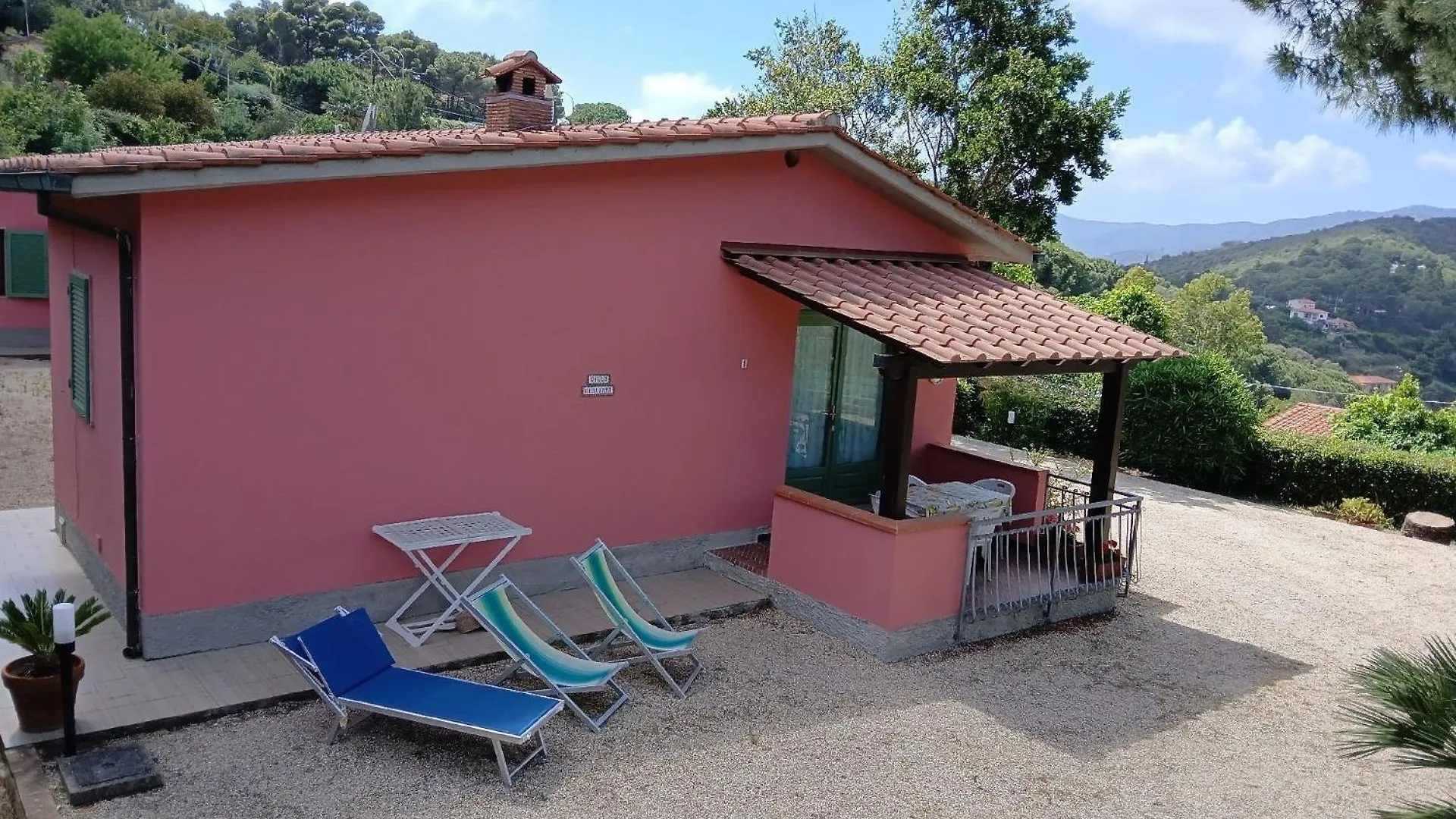 Apartment Ferienwohnung In Capoliveri Mit Schoenem Garten